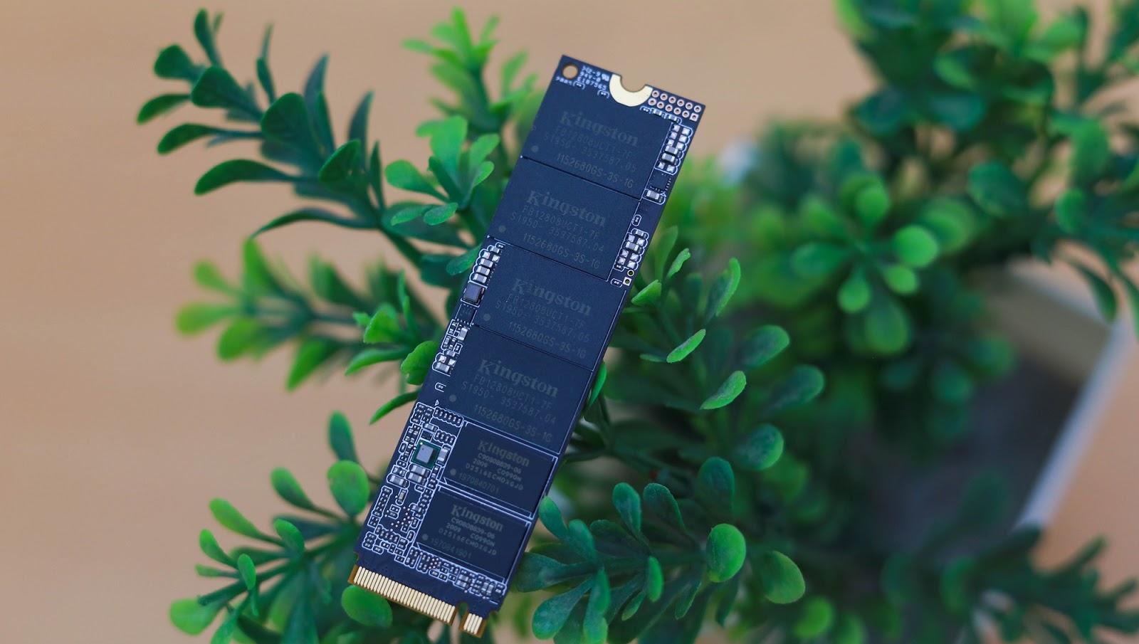 Kingston KC2500 SSD Delivers Insane Speed for Gamers and Creators 5 Kingston KC2500 SSD chips