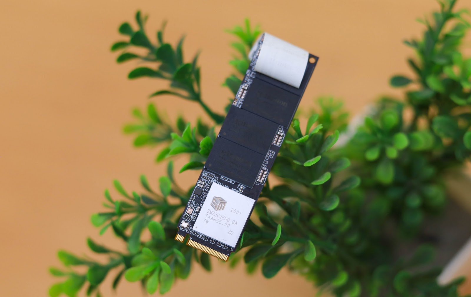 Kingston KC2500 SSD Delivers Insane Speed for Gamers and Creators 4 Kingston KC2500 SSD components