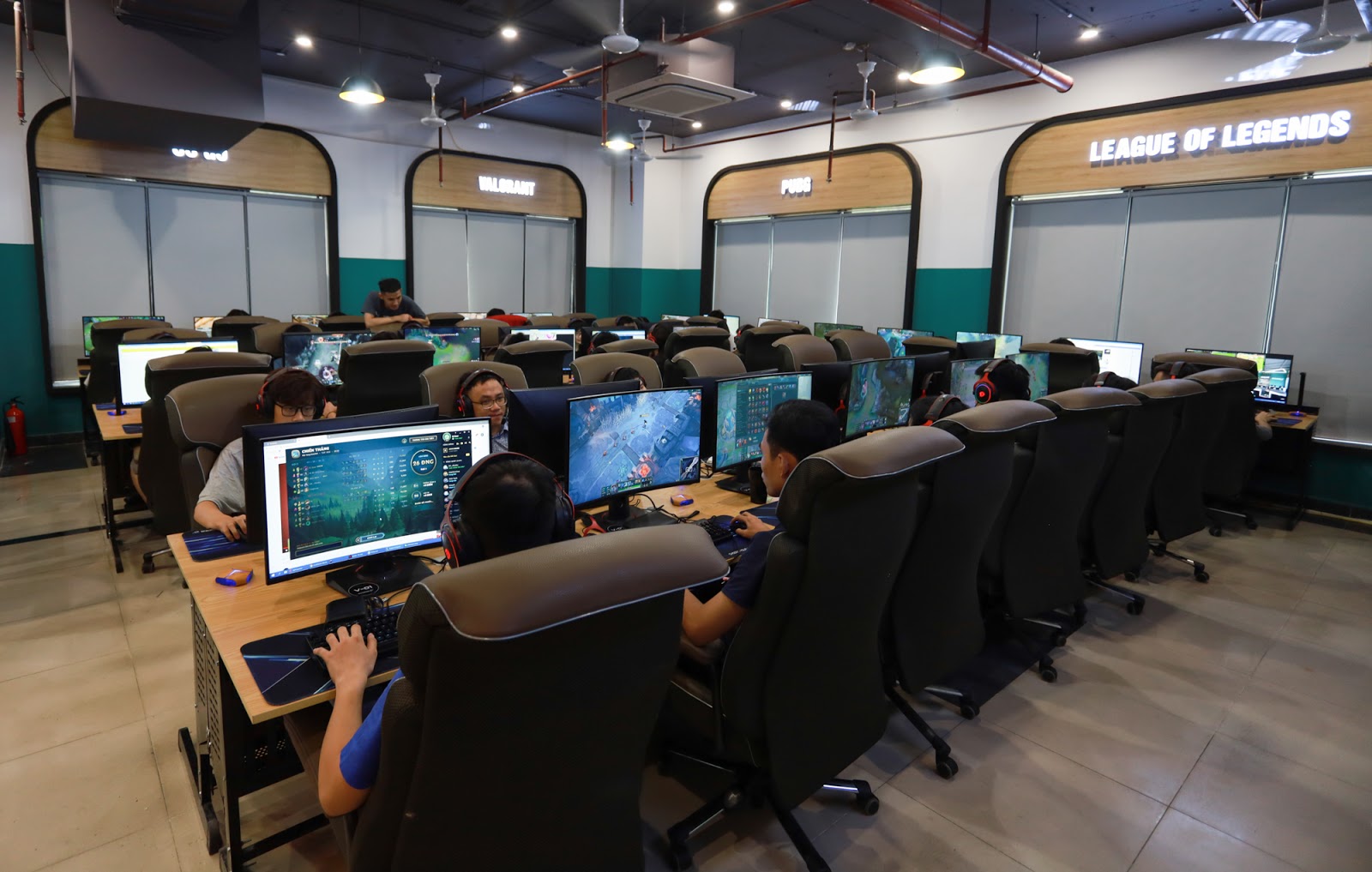 Inside Gaming X Co Nhue: Hanoi’s Top 5-Star Cyber Game Spot 1 Gaming X Co Nhue cyber game entrance