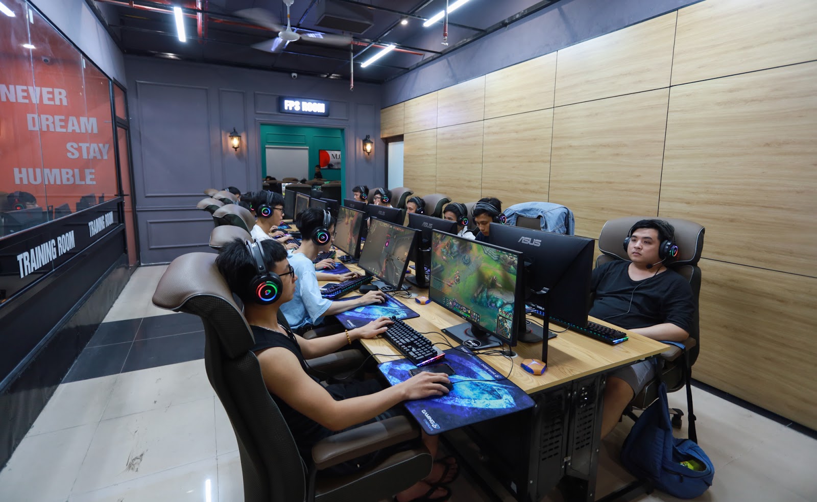 Inside Gaming X Co Nhue: Hanoi’s Top 5-Star Cyber Game Spot 11 Gaming snacks at Gaming X Co Nhue