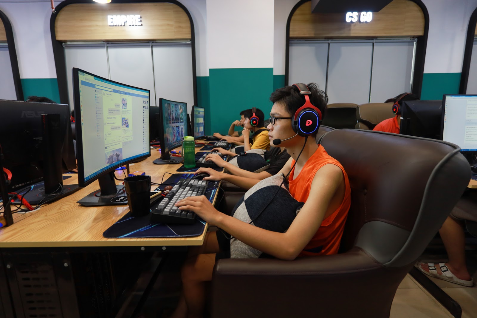 Inside Gaming X Co Nhue: Hanoi’s Top 5-Star Cyber Game Spot 8 Gaming peripherals at Gaming X Co Nhue