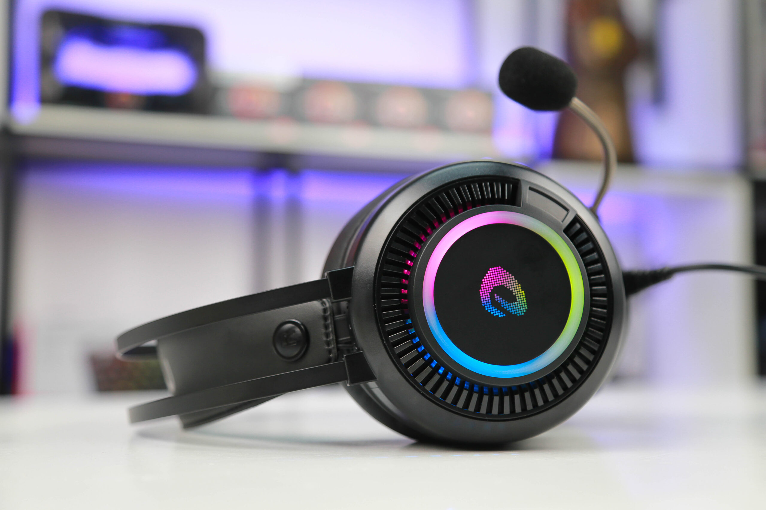 DareU EH416 RGB looks great for just 400,000 VND