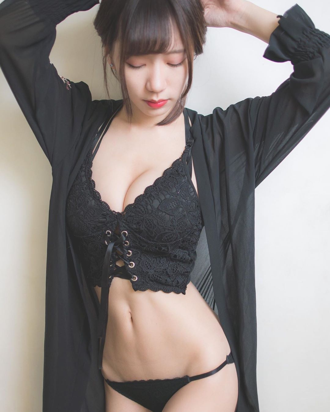 Not super pretty but perfect body proportions
