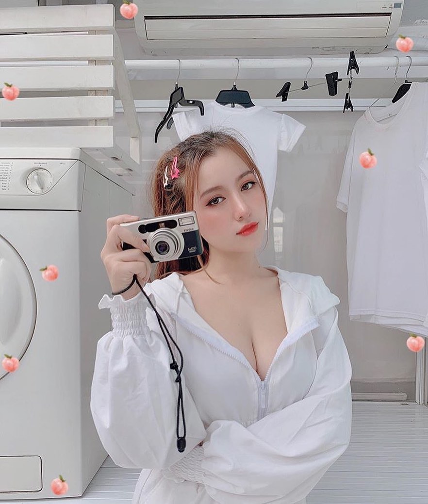 Photos of the hot girl causing a stir on social media lately