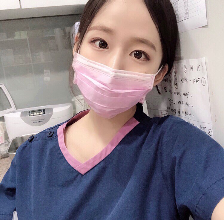 Many noticed her delicate facial features