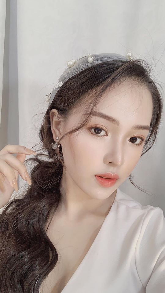 Her look now is totally different from before