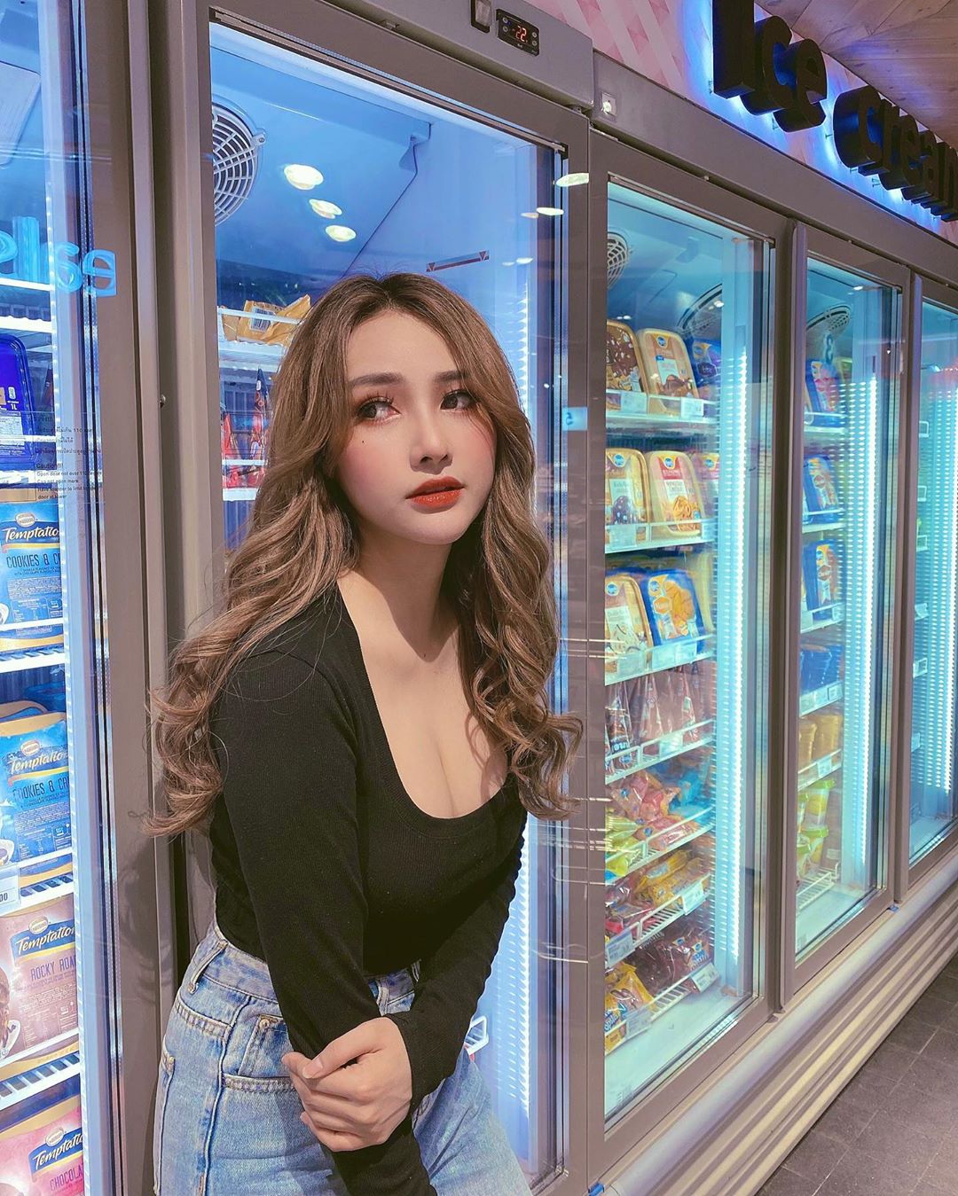 Vietnamese DJ Jenny Yến Gains International Praise for Stunning Looks 10 photo 1 15954051420021357416676