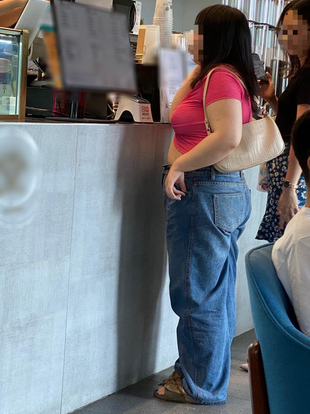 But in the candid shots, she looks completely different