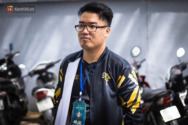 During the talk, Yamate recalled times BronzeV broke team rules but he overlooked them.