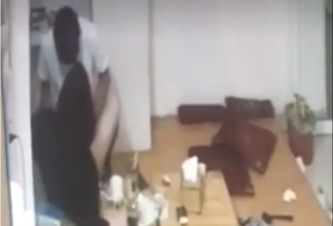Couple Caught Getting Intimate in Cafe Sparks Outrage 4 photo 3 1595107783854605189760