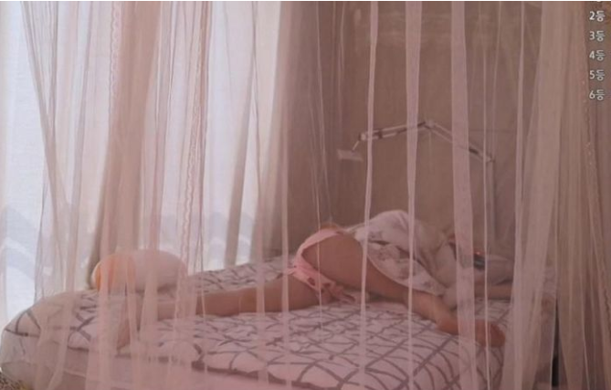Lazy Streamer Edyrin Sleeps Live, Draws Thousands but Risks Channel Ban 4 Some of her sleep poses were a bit risque9 despite streaming live