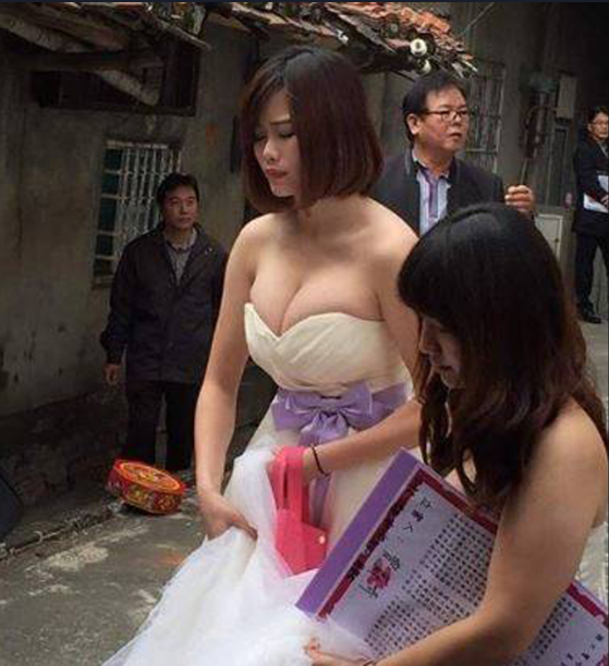 'What do you do when you meet a bridesmaid like this at a wedding?' a common question from netizens.