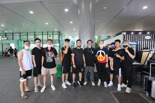 Độ Mixi and Crew’s Funny Travel Check-Ins in Quy Nhơn 1 The struggles of the clan leader, no one really understands!