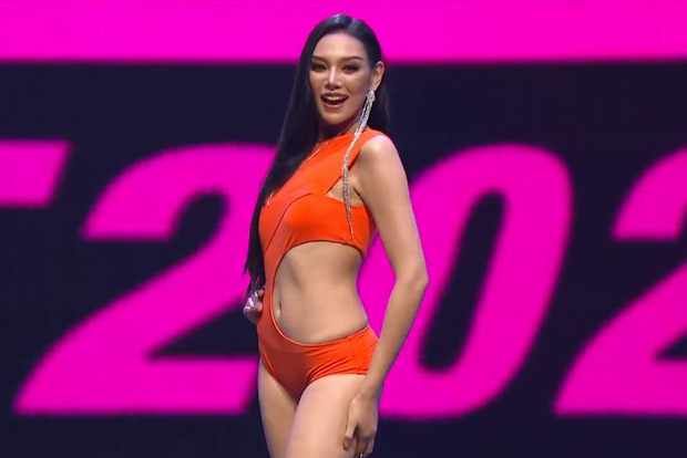Miss Grand Thailand Swimwear Malfunction Causes Live Wardrobe Mishaps 7 Swimsuit design flaws cause exposure issues