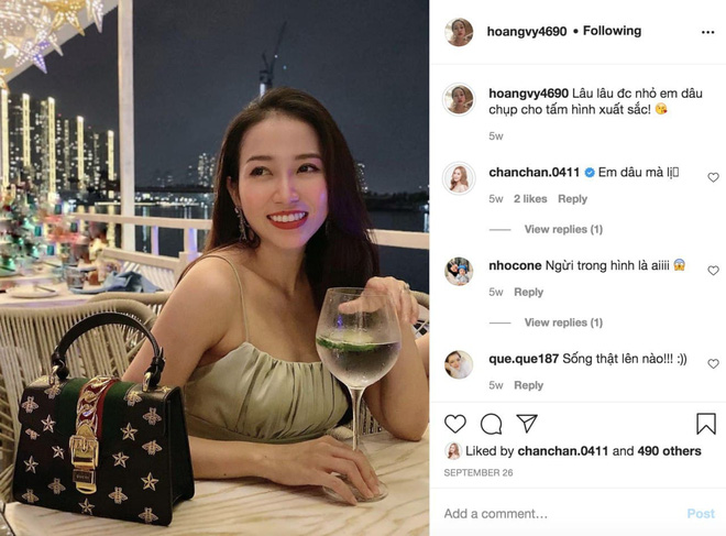 The two sisters-in-law openly show their affection with constant compliments