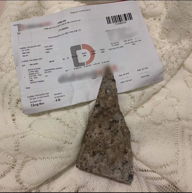 Box containing a rock instead of iPhone