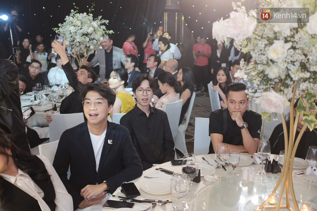 ViruSs Shows Off Fresh Look After Breakup with Ngân Sát Thủ 6 ViruSs's last public appearance was at Xemesis and Xoài Non's wedding