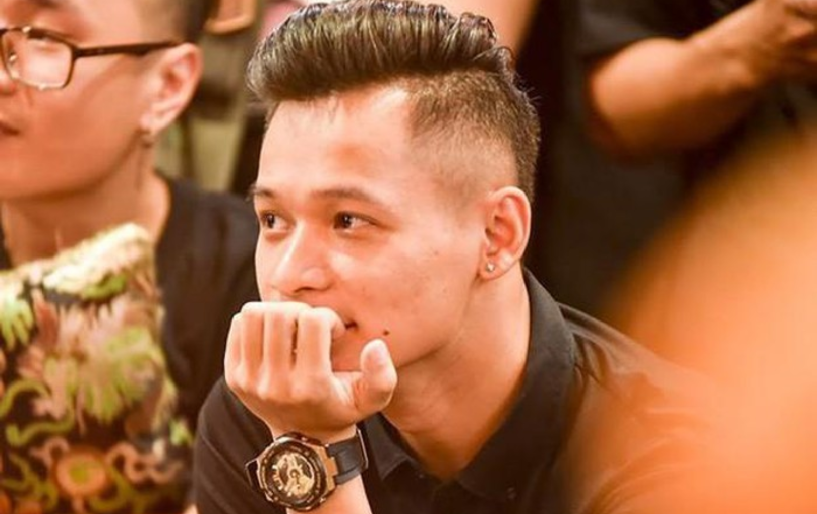 Độ Mixi is the only one of the 'Big Four' fully dedicated to streaming