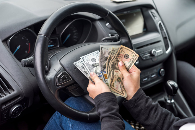 Online trading apps boost Tesla stock