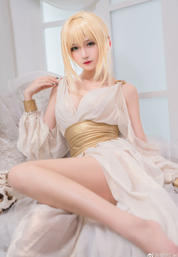 Nero Claudius cosplay close-up