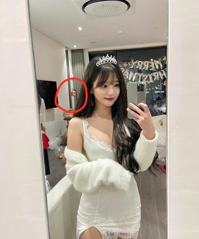 Another photo fueling the speculation