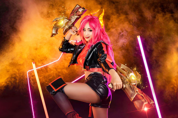 Minh Nghi cosplay close-up