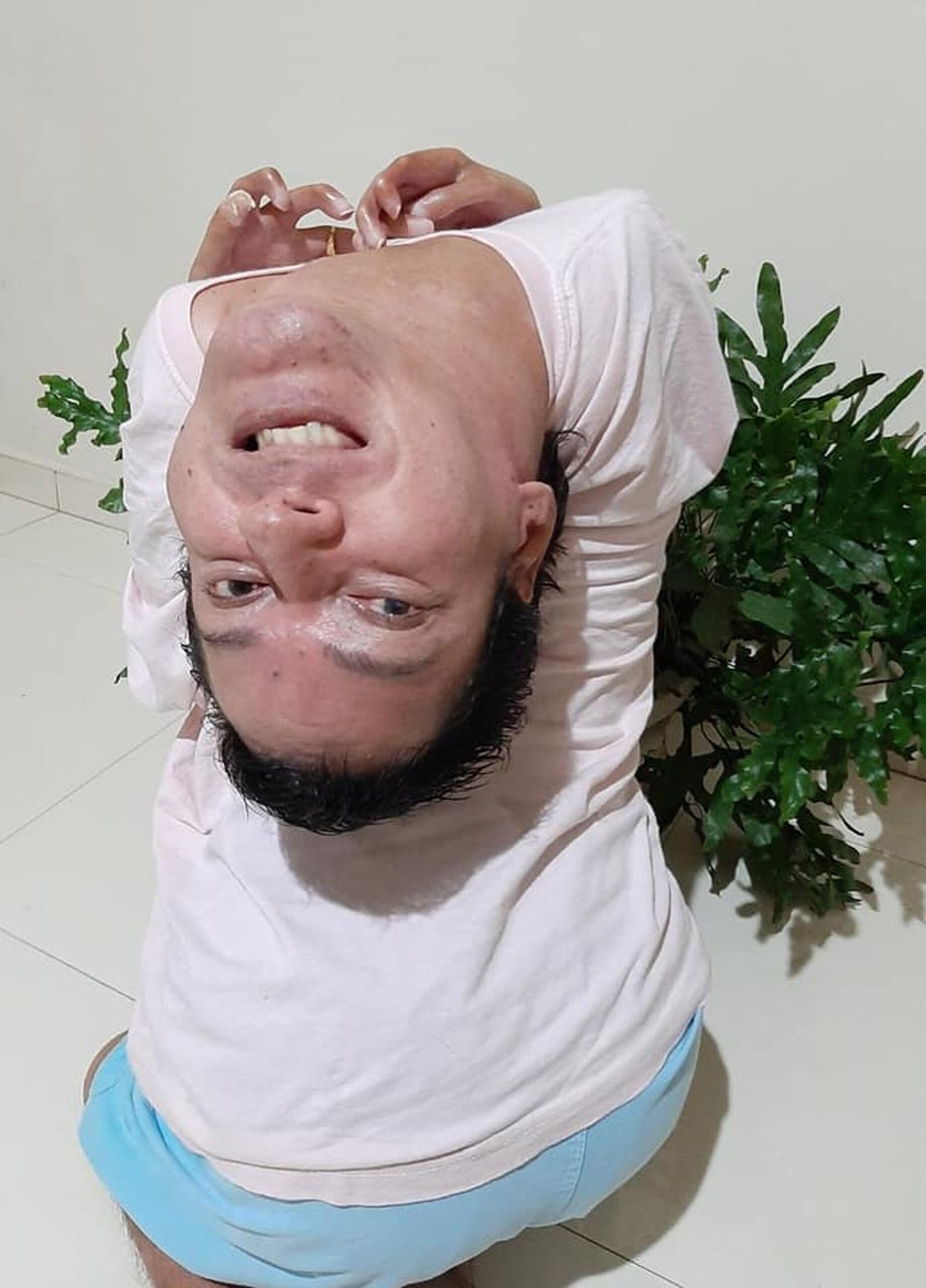 Oliveira has maintained the same posture since age 7