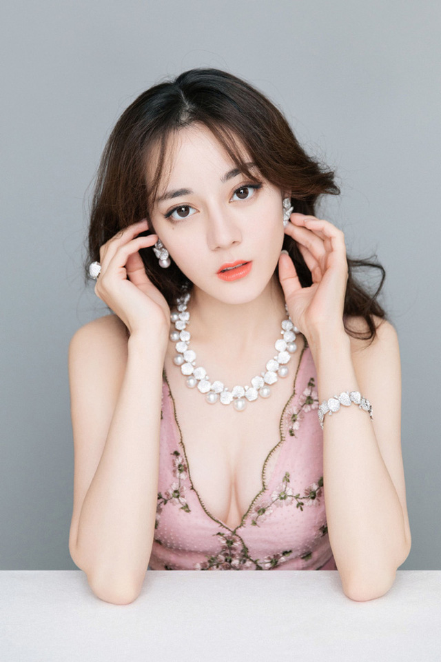 Dilraba Dilmurat - a beauty often praised for her looks