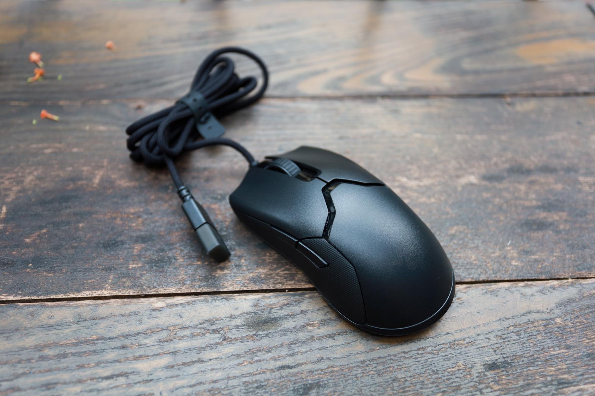 Razer Viper 8K symmetrical design