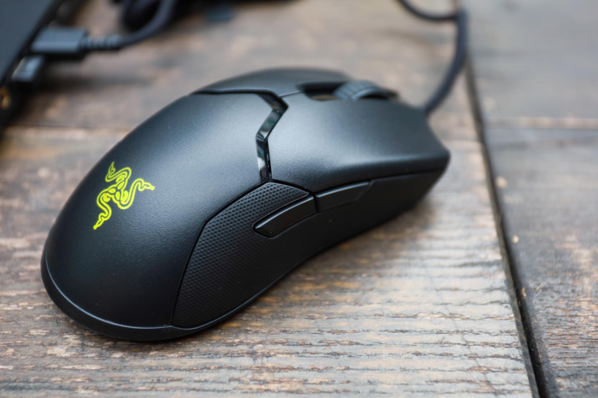 Razer Viper 8K side buttons