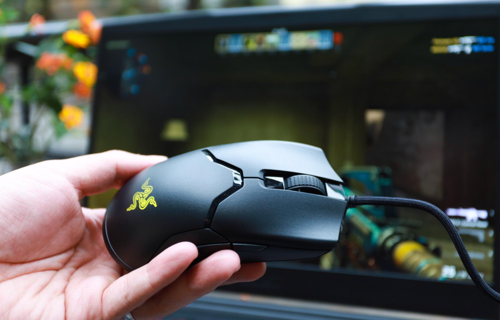 Razer Viper 8K in action