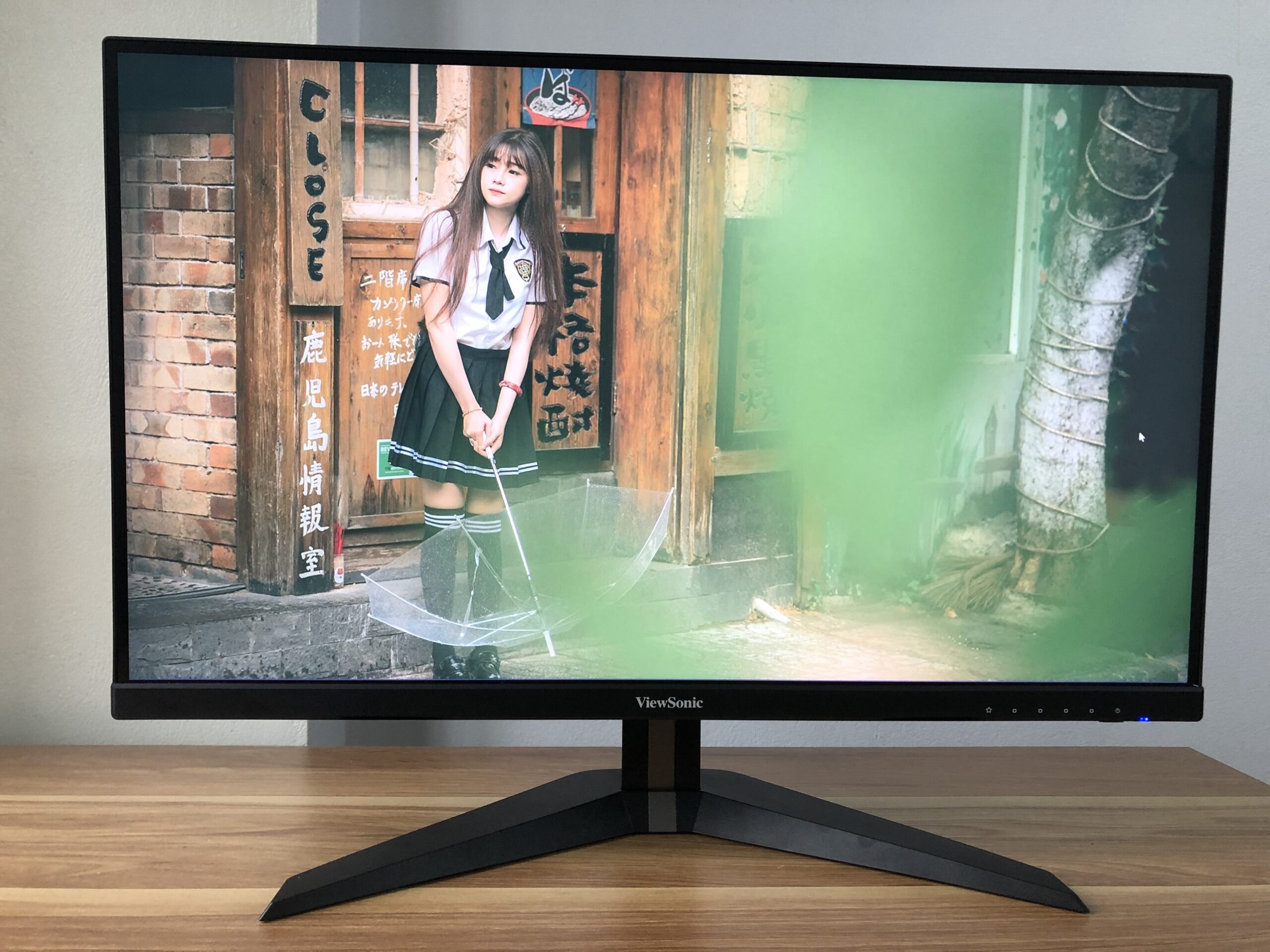 Vibrant and accurate color display on ViewSonic VX2705-2KP-mhd