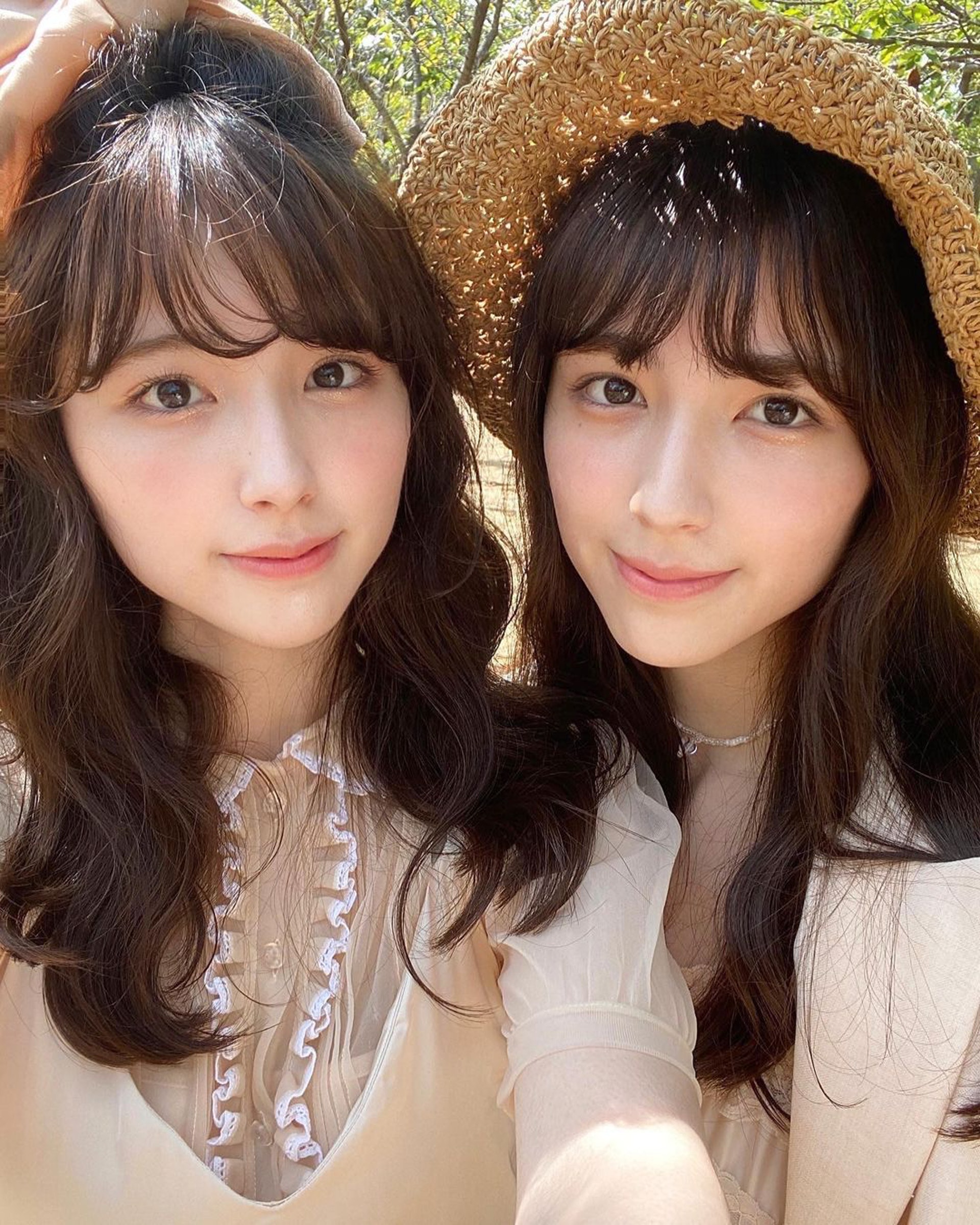 Stunning Twin Hot Girls Take the Internet by Storm 2 Both share an incredibly pure and adorable look
