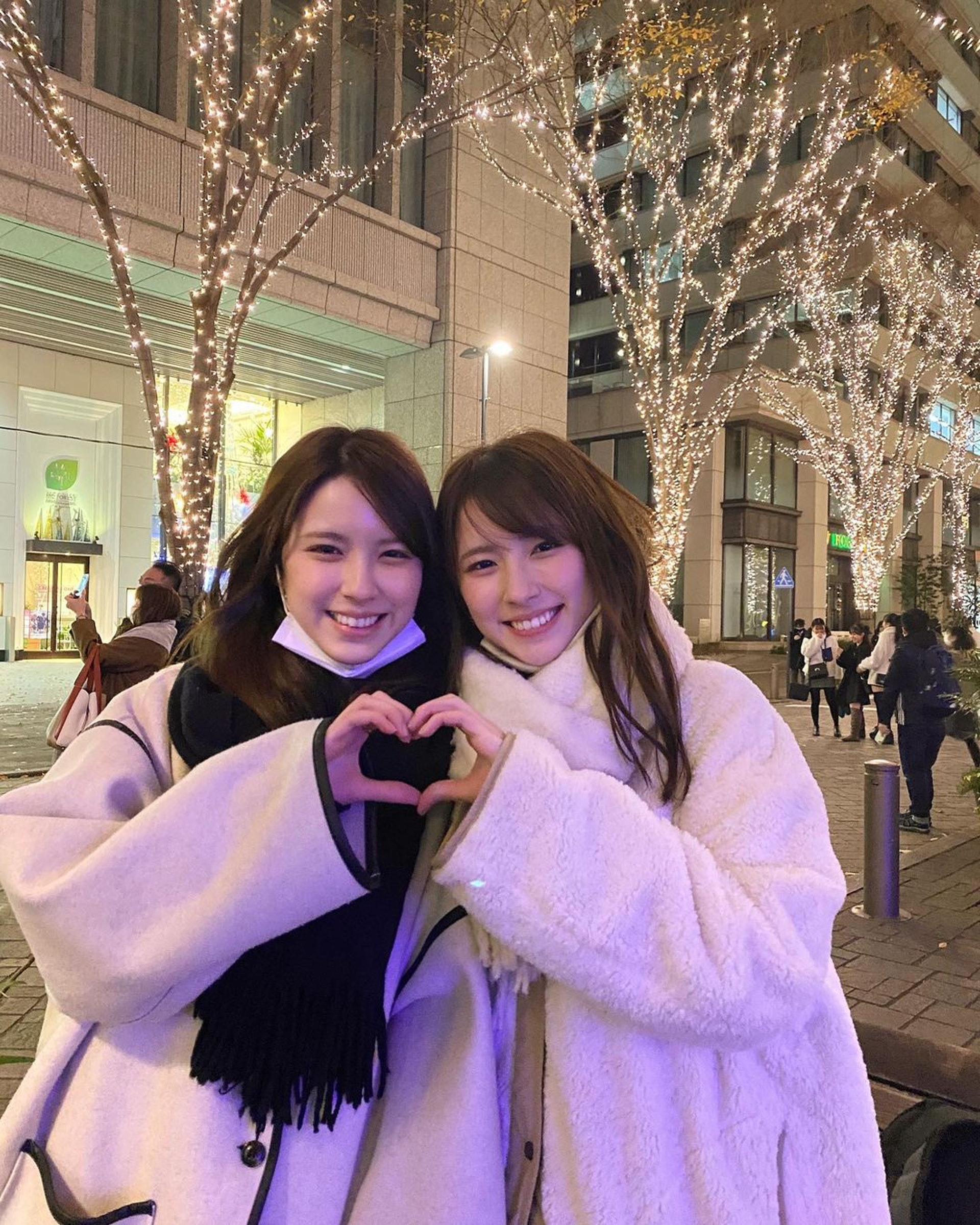 Stunning Twin Hot Girls Take the Internet by Storm 4 Their dad is Iranian and their mom is Japanese