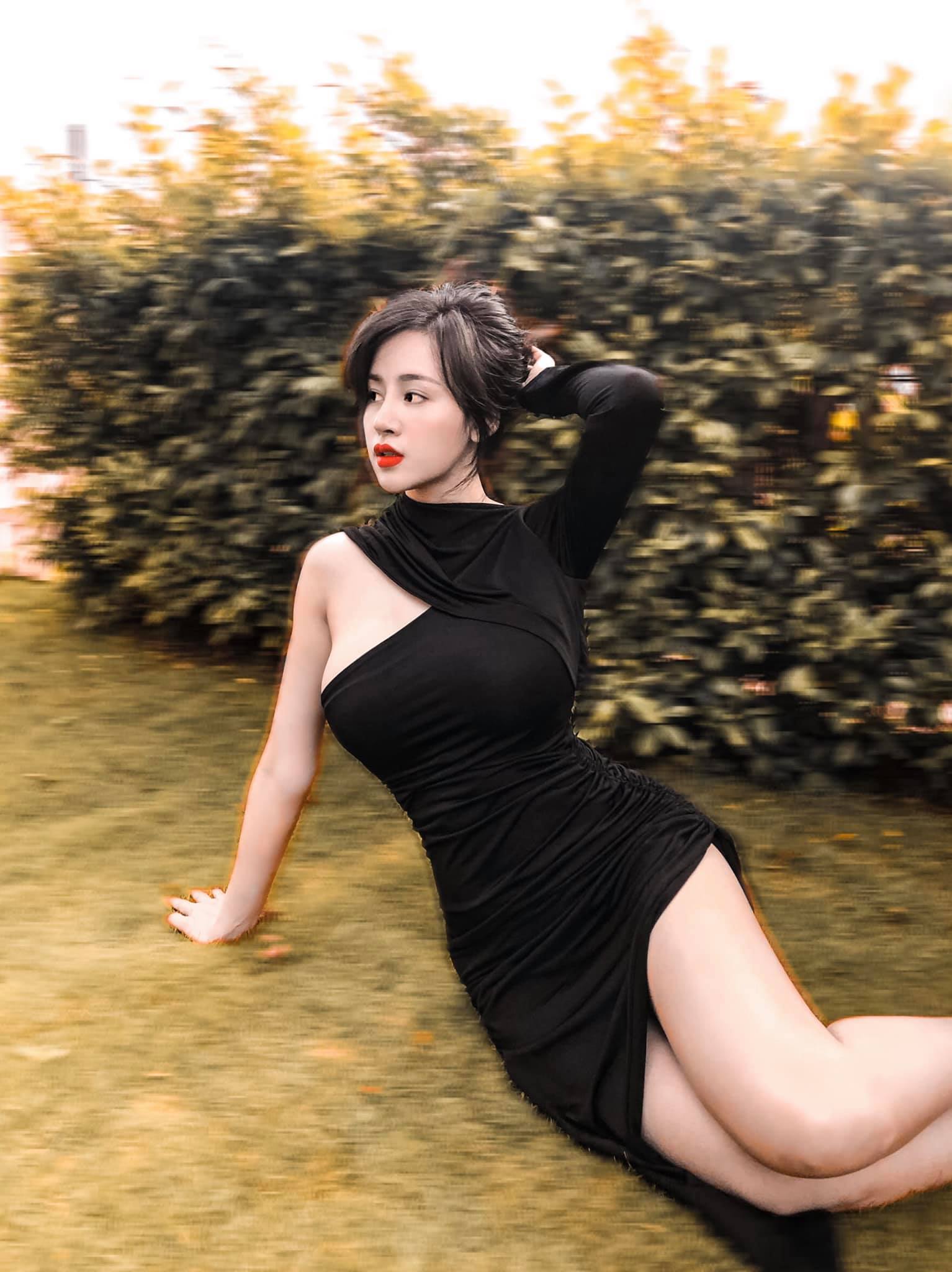 Her long legs are stunning but her thighs got criticized for being too big
