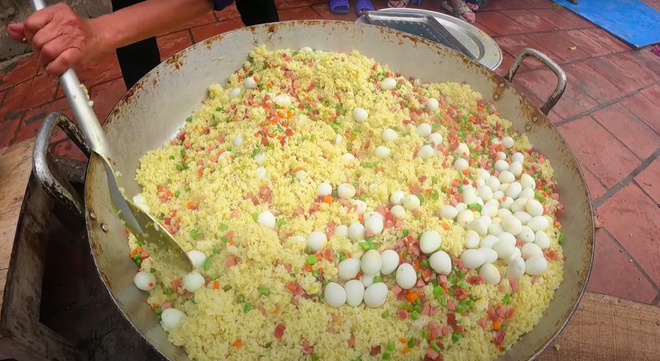 The giant fried rice is finally ready