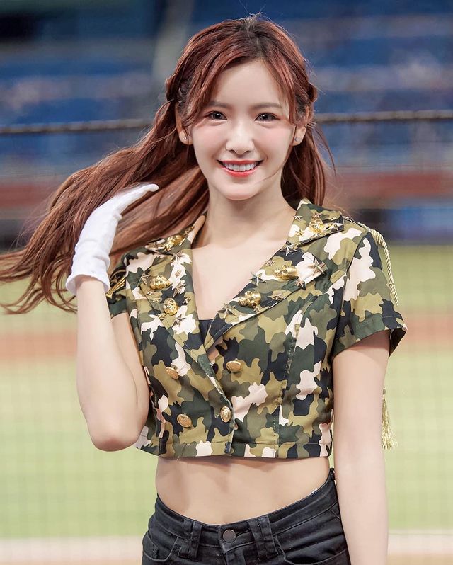 Fei Fei’s Epic On-Air Fall Sparks Viral Fame 9 Alongside her usual cheerleading work