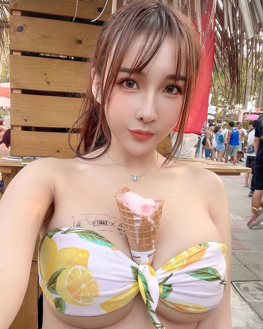 Hot Girl Gilana Goes Viral Eating Ice Cream with Her Chest 2 photo 1 1618641069778585333797