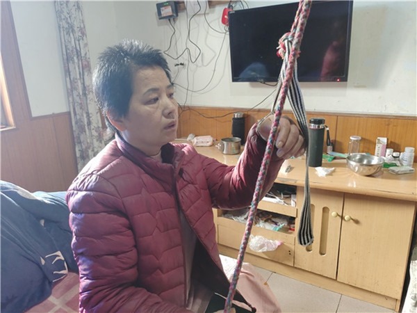 11-Year-Old Spends Mom’s Medical Funds on Mobile Games, Dad Left Speechless 1 Photo of the young gamer’s mother undergoing treatment