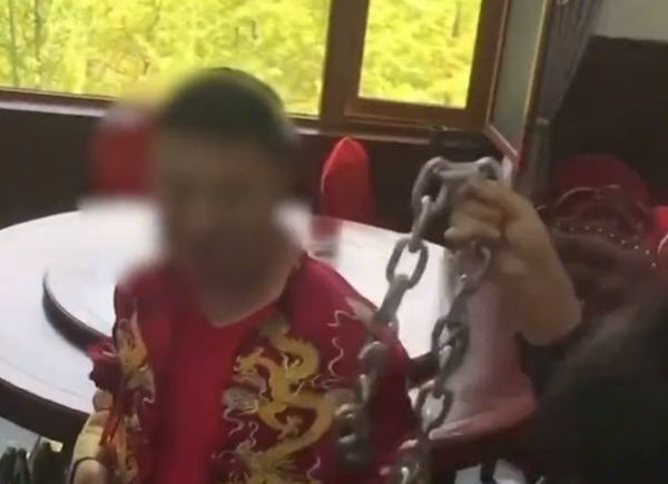 The troublesome chain sparked mixed reactions online