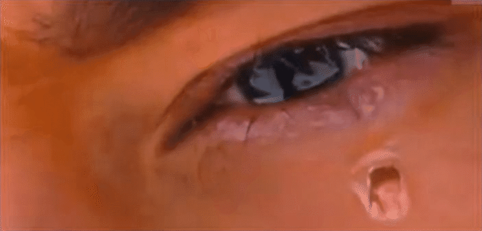 Take a close look at Huỳnh Hiểu Minh's unforgettable tear...