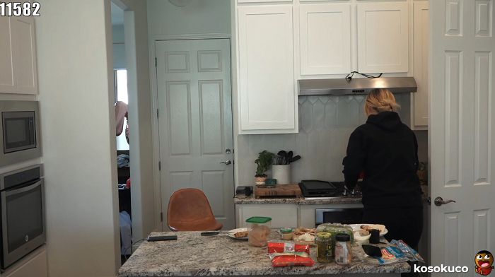 A second later, the YouTuber runs off, leaving his girlfriend alone