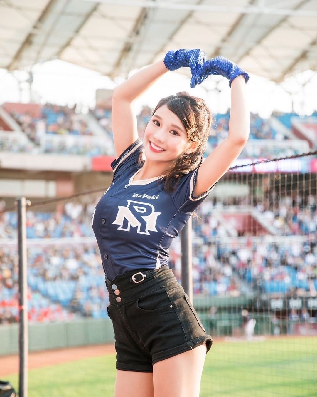 Hot Girl Linda Claps Back at Adult Film Rumors 1 Linda - The main figure in the story