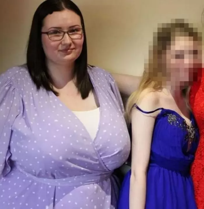 Woman Struggles with 25kg Bust and Hospital Surgery Denial 1 Laura Howes - the main subject of the story