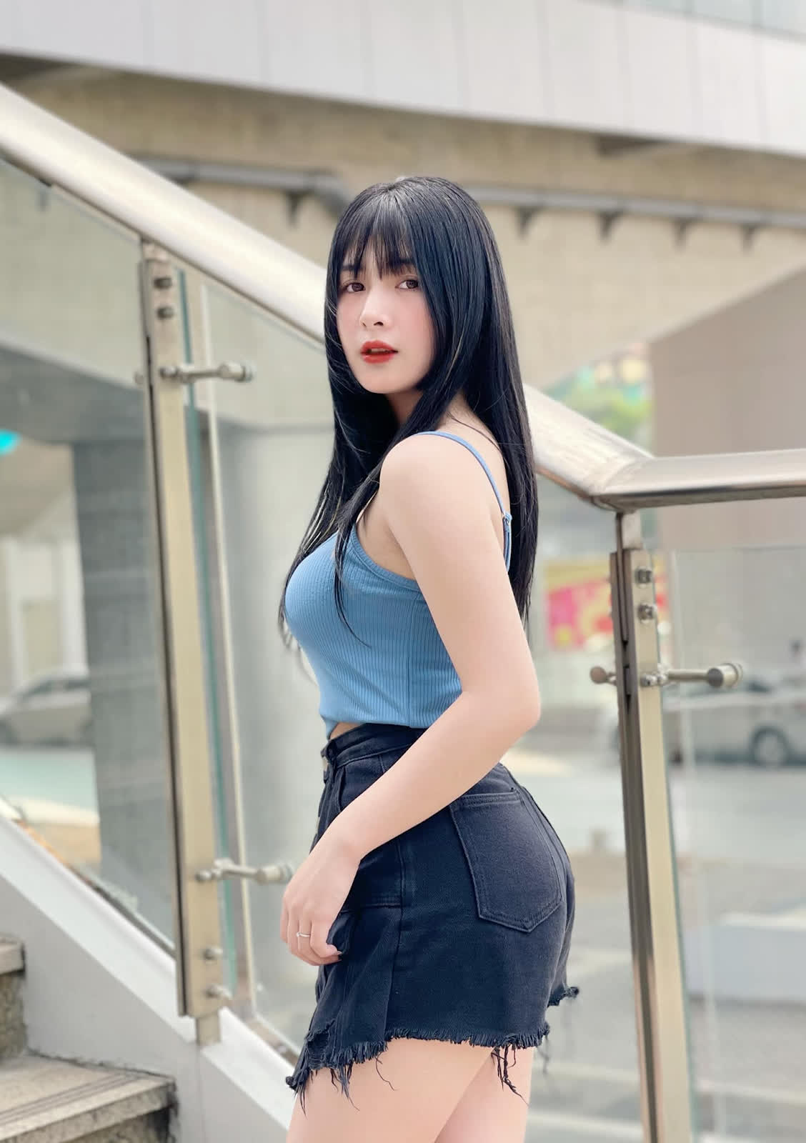 Quynh Alee sexy style