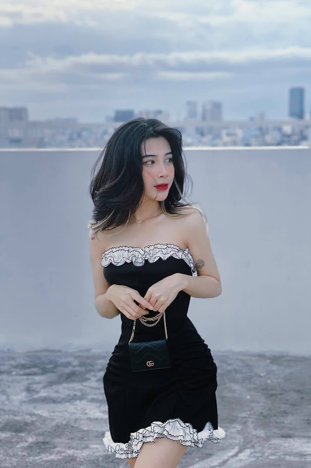Quynh Ami hot look