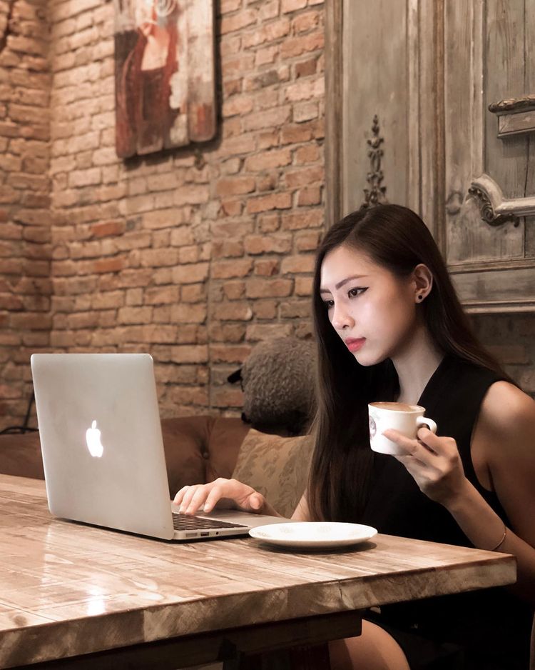 Chúc Anh hosting events