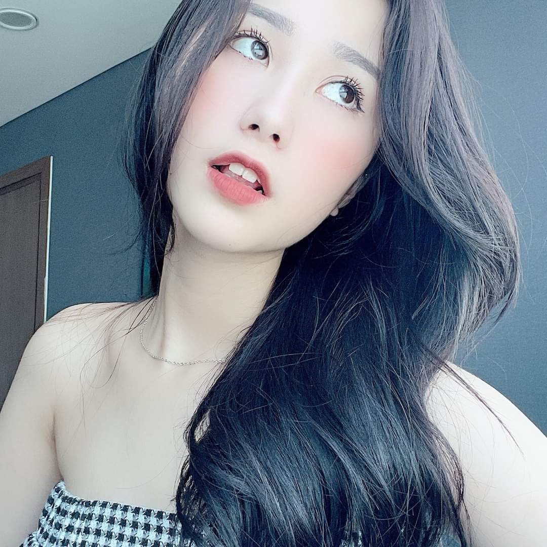 The hot girl often faces unnecessary drama after going viral