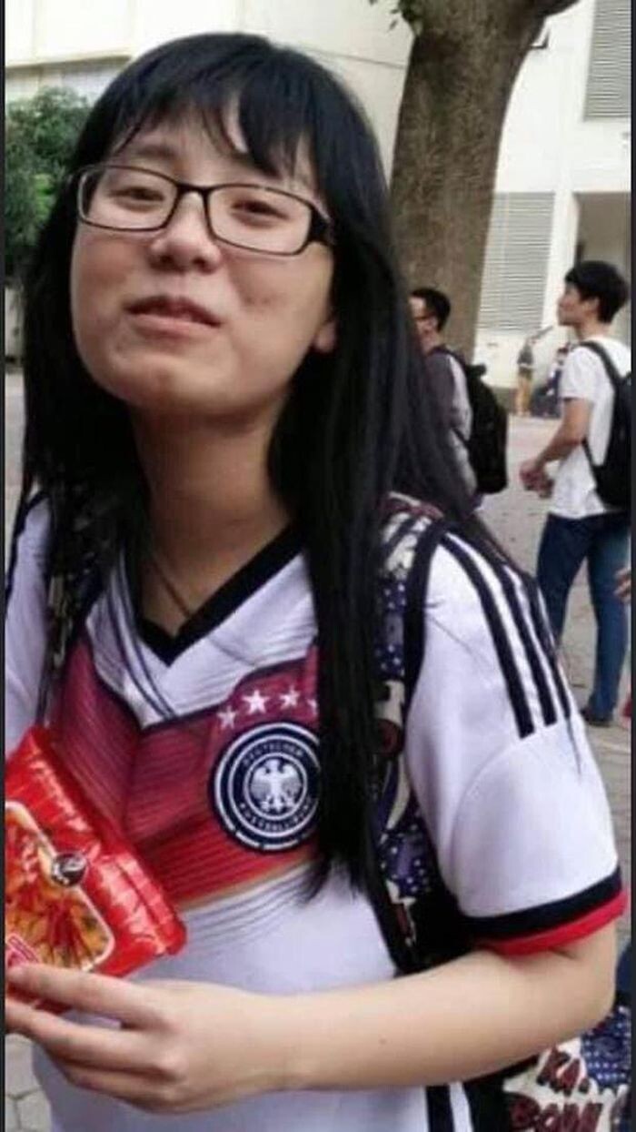 Cute, awkward school days photo of Minh Thu