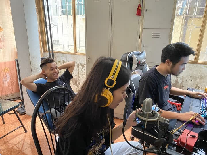 Độ Mixi with Pháo and Phúc Du in studio